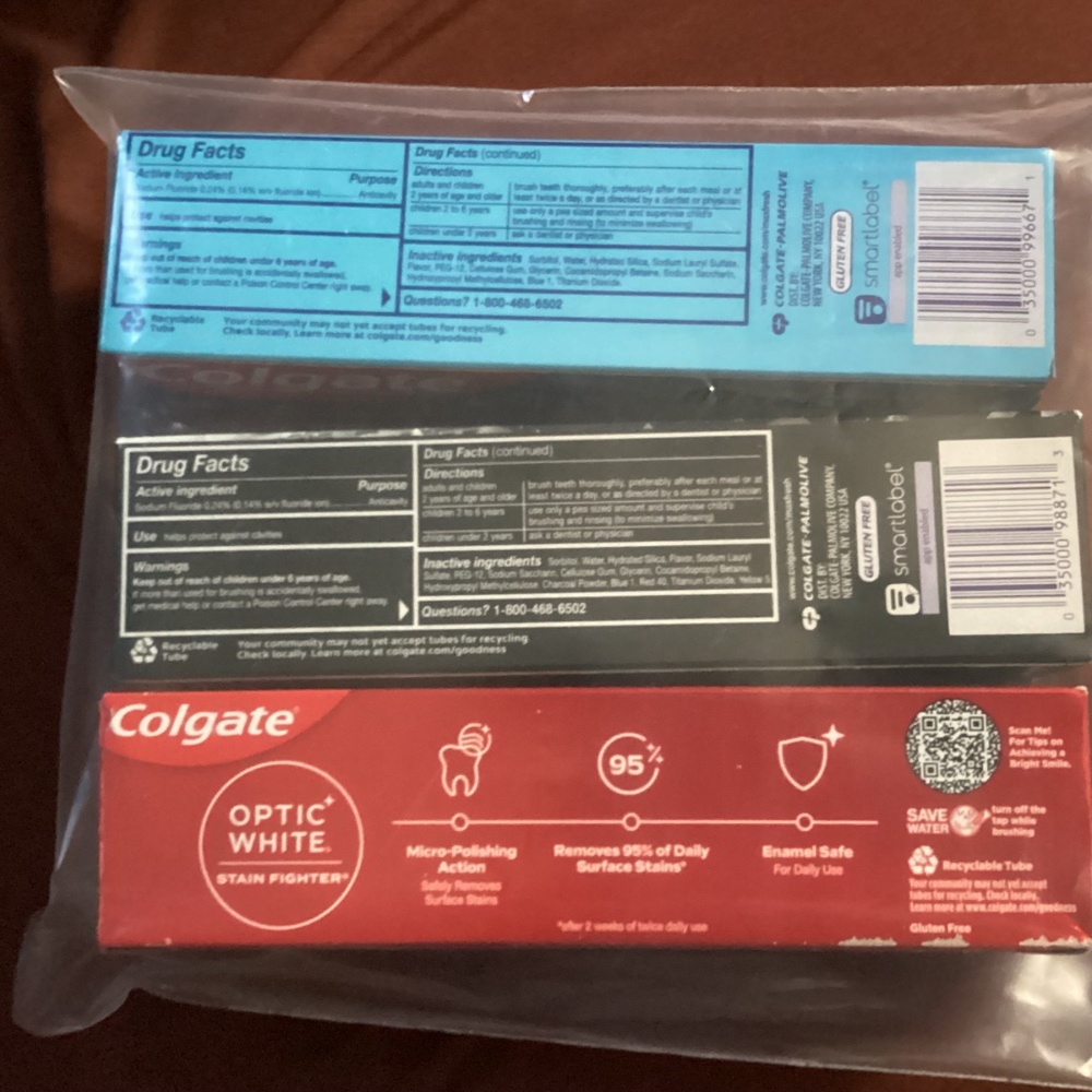 Colgate Optic White & Colgate MaxFresh Bundle - Picture 4 of 5